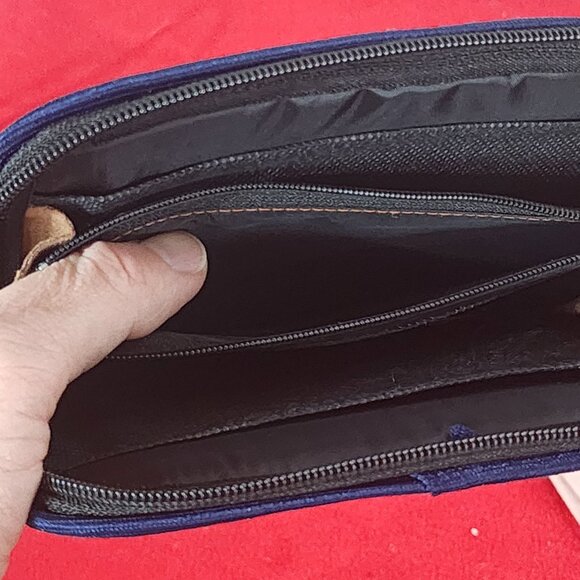 JL Brand Duo Aztec / Stripe Design Embroidered Leather Zip Hand Strap Wallet OLG - Picture 10 of 16